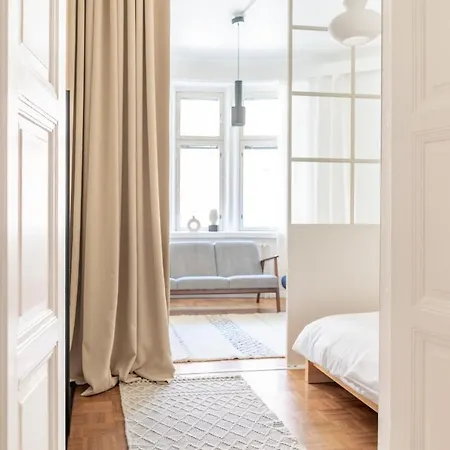 Apartment Tilava Ja Valoisa Asunto Kallion Ytimessa