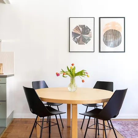Tilava Ja Valoisa Asunto Kallion Ytimessa Apartment Helsinki